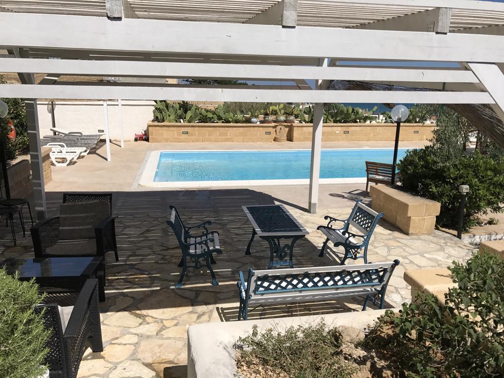 Villa Ceni: Seaside Apartments with Pool and Garden Marinella di Selinunte Exterior photo