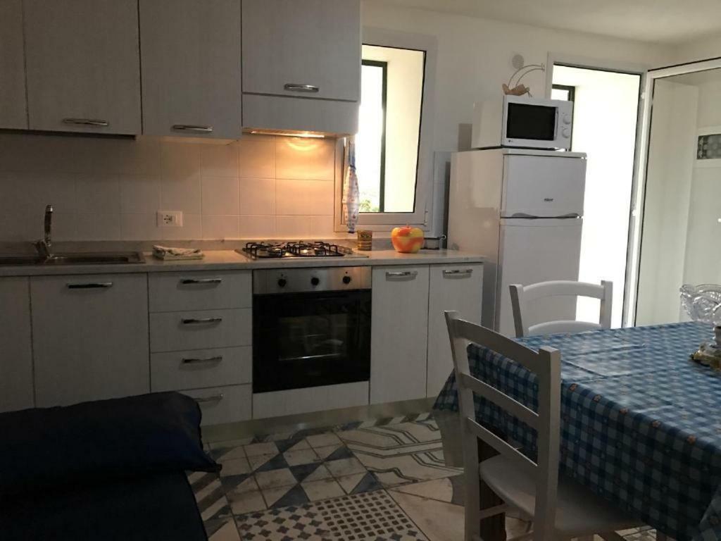 Villa Ceni: Seaside Apartments with Pool and Garden Marinella di Selinunte Exterior photo