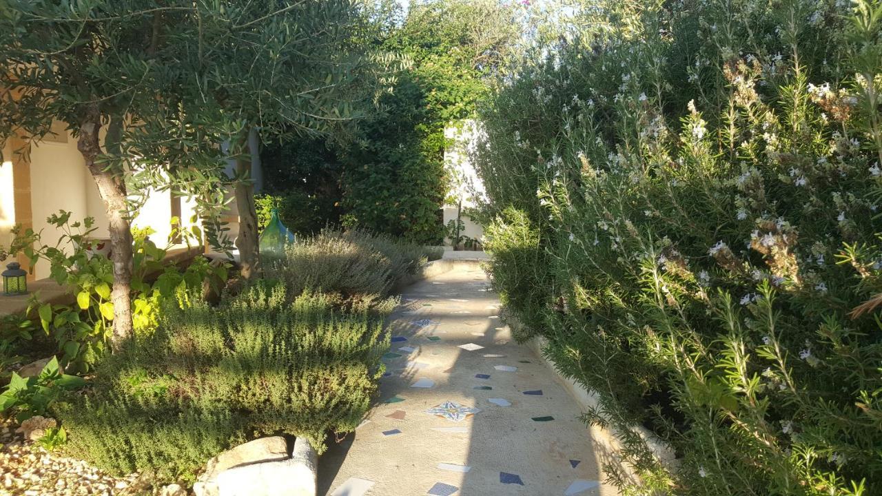Villa Ceni: Seaside Apartments with Pool and Garden Marinella di Selinunte Exterior photo