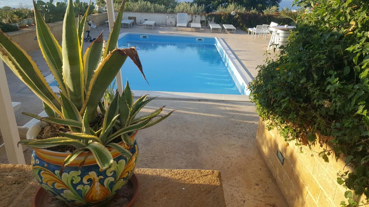 Villa Ceni: Seaside Apartments with Pool and Garden Marinella di Selinunte Exterior photo
